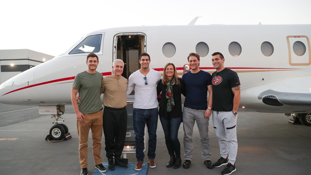Jimmy Garoppolo Family spotted at Airport (source: .49ers.com)