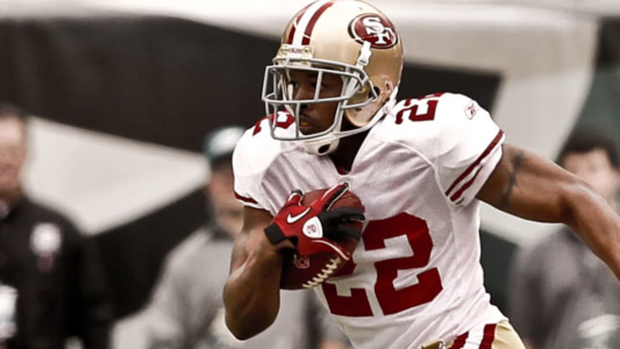 Raiders sign former 49ers CB Carlos Rogers to one-year deal 