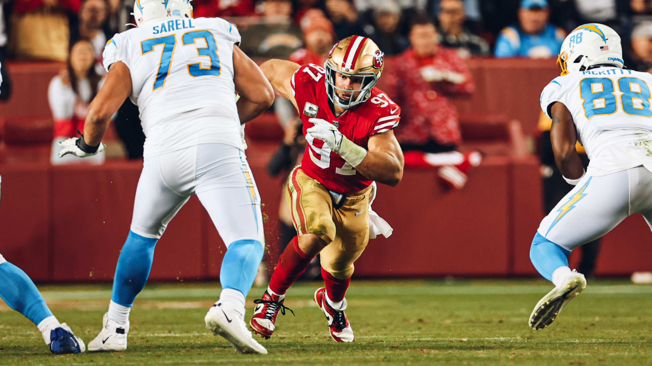 Nick Bosa Tackles DeAndre Carter in the Backfield for a 6Yard Loss