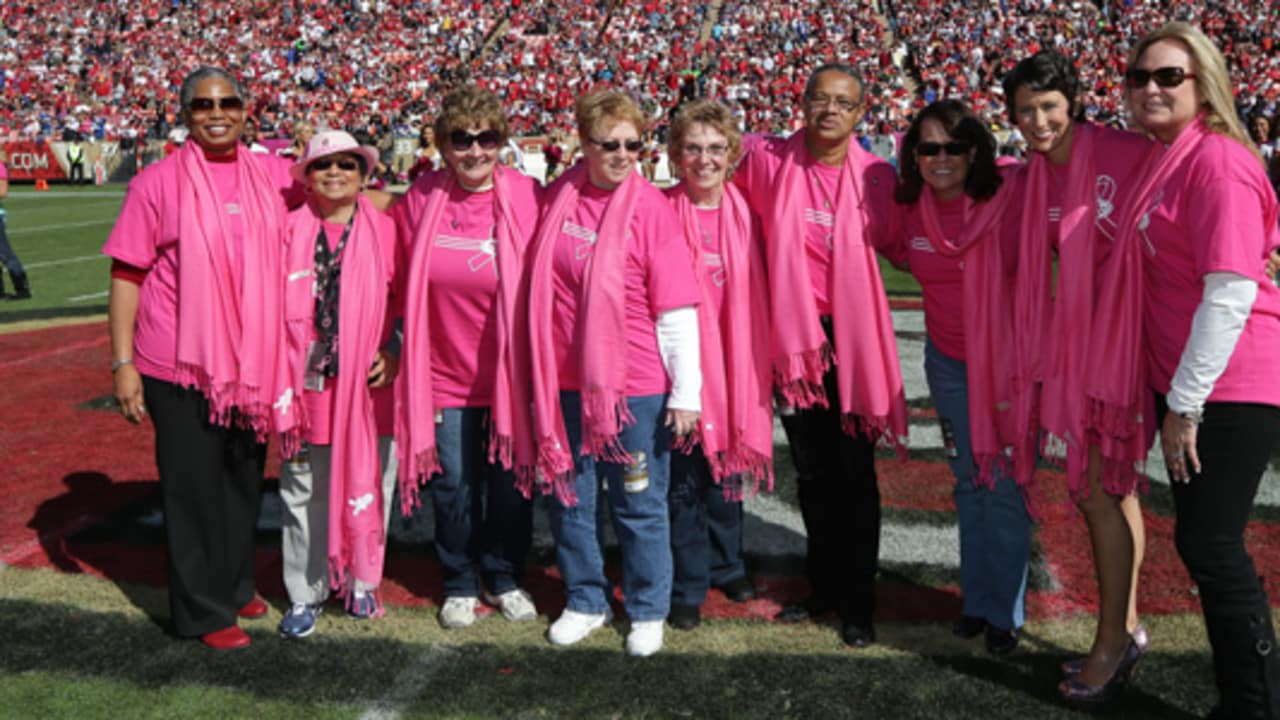 Photos: Vikings' Breast Cancer Awareness Gear