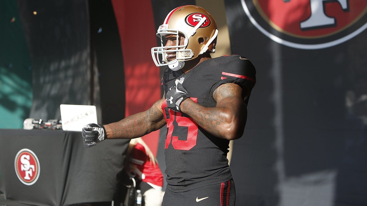 Vernon Davis Reacts to Black Jerseys