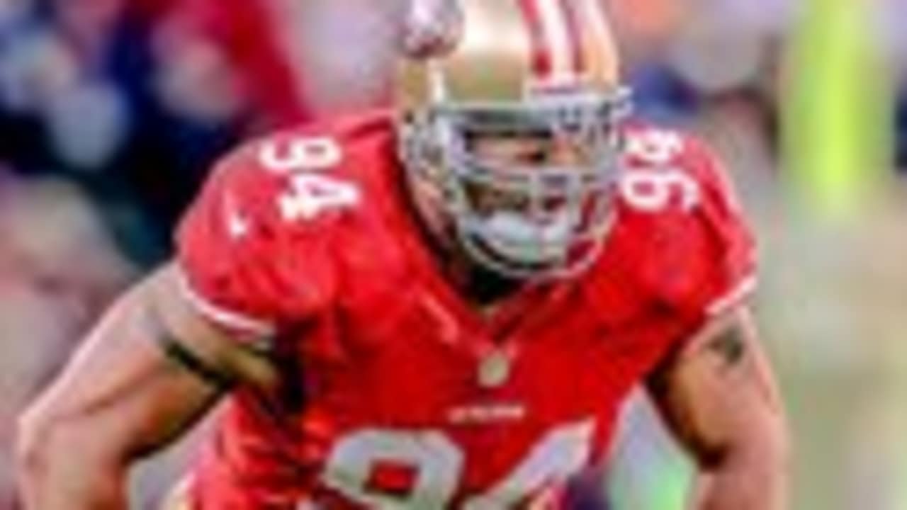 Justin Smith Signs Contract Extension