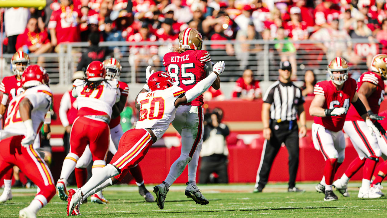 George Kittle Stiff Arms Giants Defender for a 29-Yard Gain