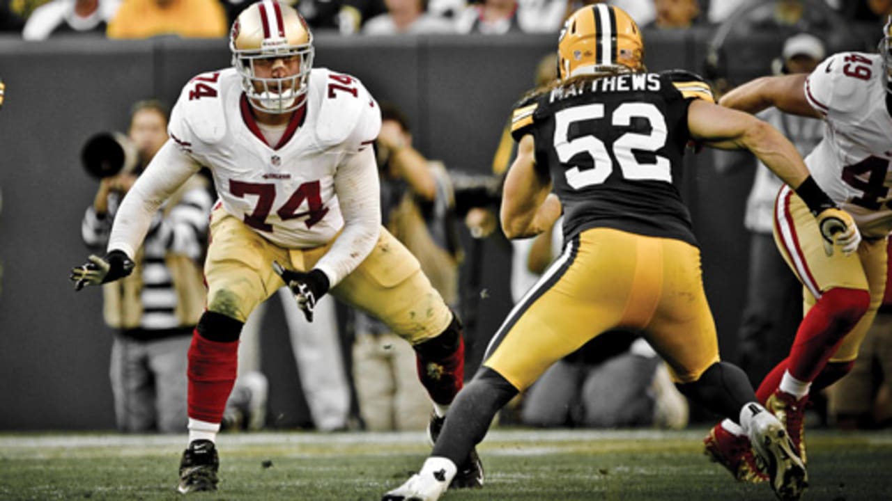 San Francisco 49ers Joe Staley (74) celebrates his 17-yard pass