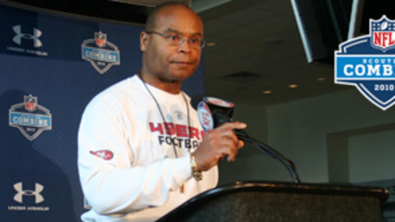 Rams interview Mike Singletary