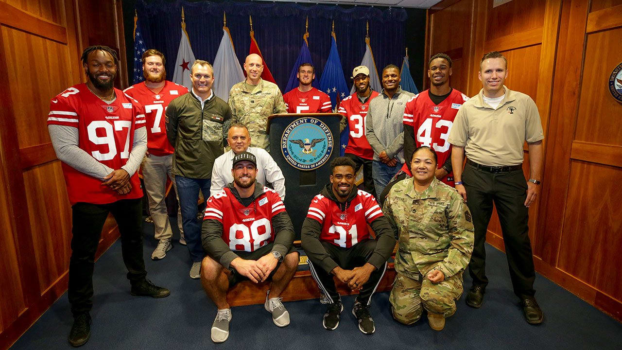 49ers-visit-san-jose-military-enlistment-processing-station