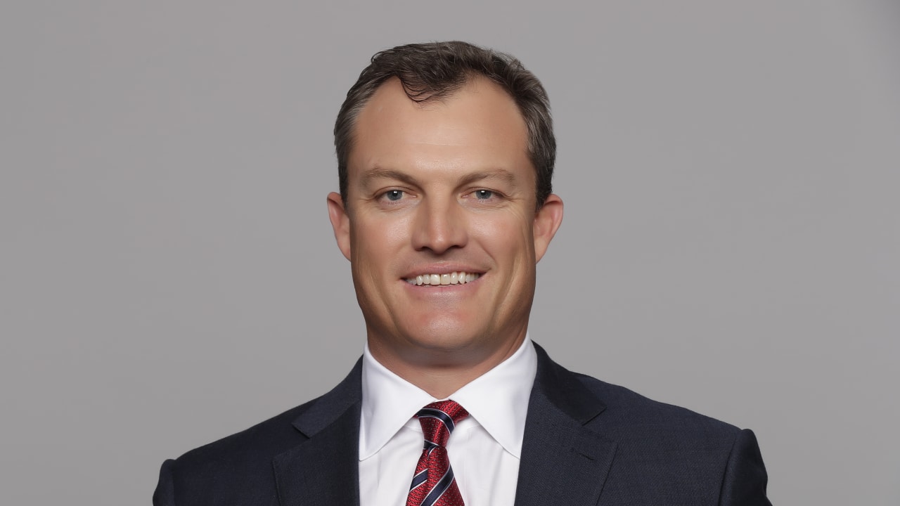 49ers' general manager John Lynch leads his team from 'Mobile to