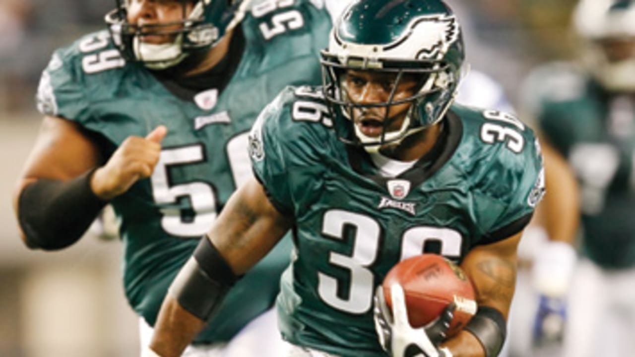 Philadelphia Eagles Brian Westbrook (36) runs for a 30 yard