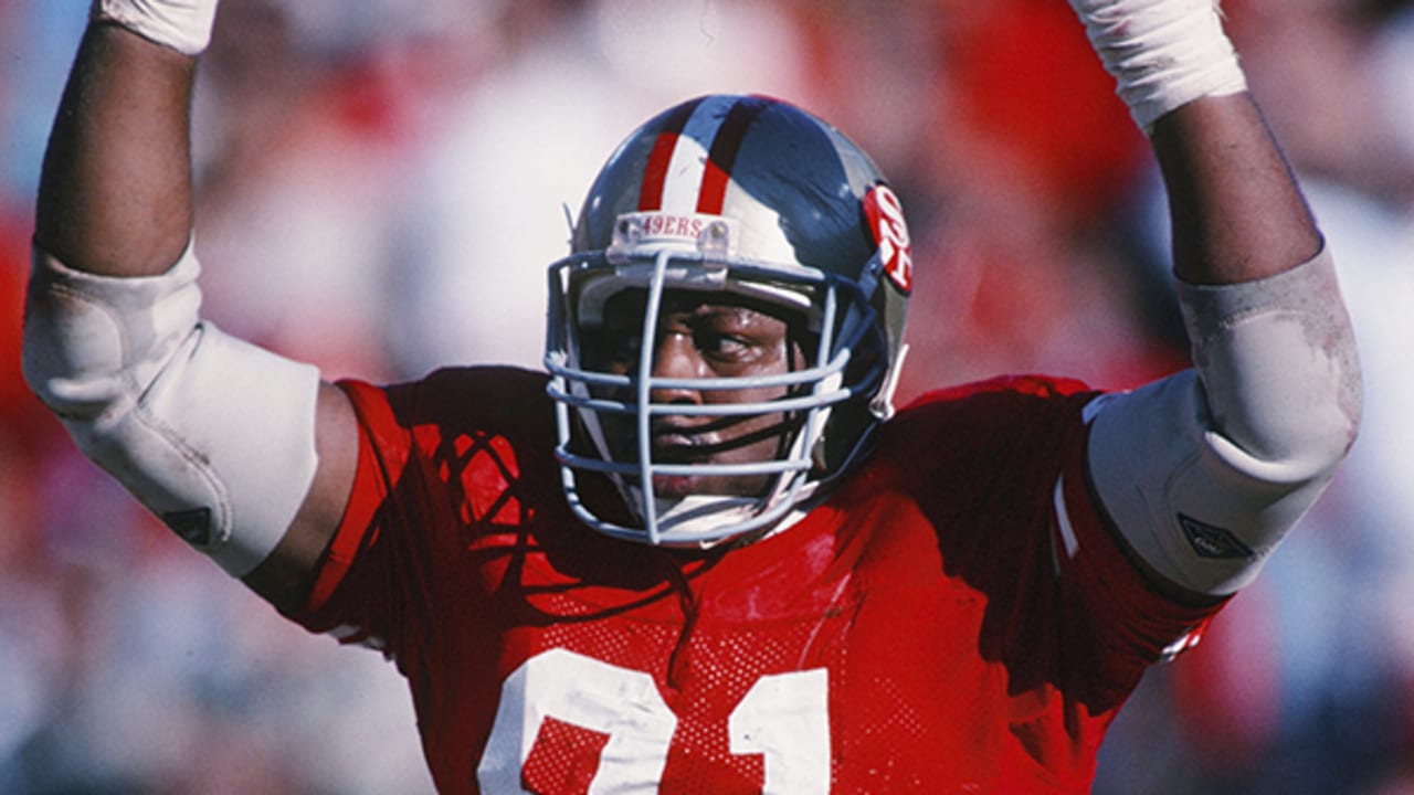 Defensive end Larry Roberts of the San Francisco 49ers stops wide News  Photo - Getty Images