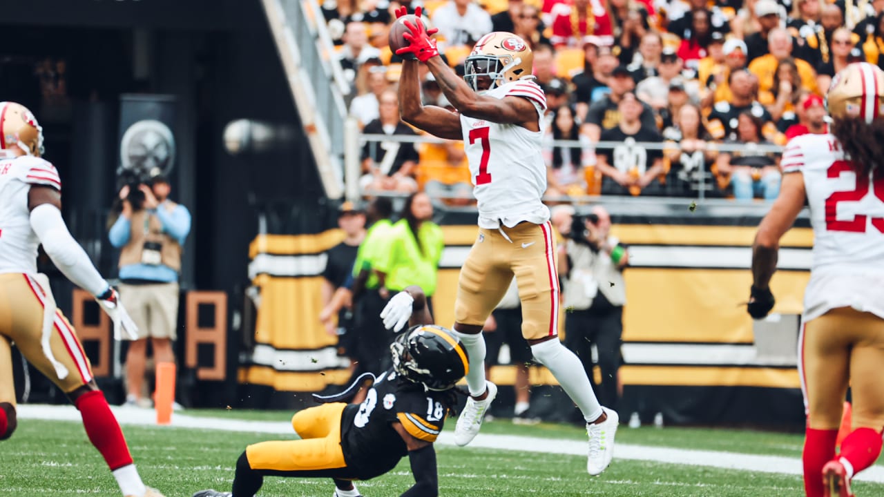 Charvarius Ward Intercepts Steelers Quarterback for a 9-Yard Gain