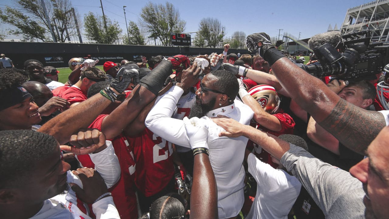 San Francisco 49ers: NaVorro Bowman release a sad reality of rebuild