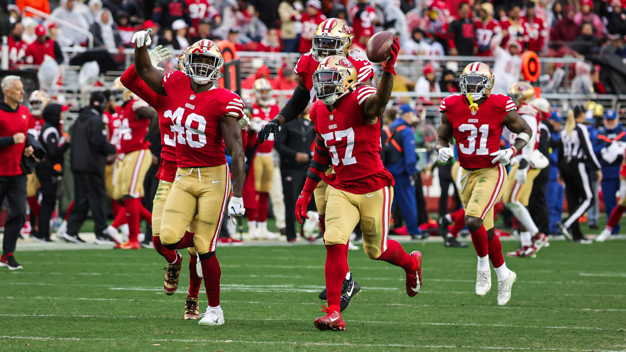 WATCH: House call for 49ers LB Dre Greenlaw on interception