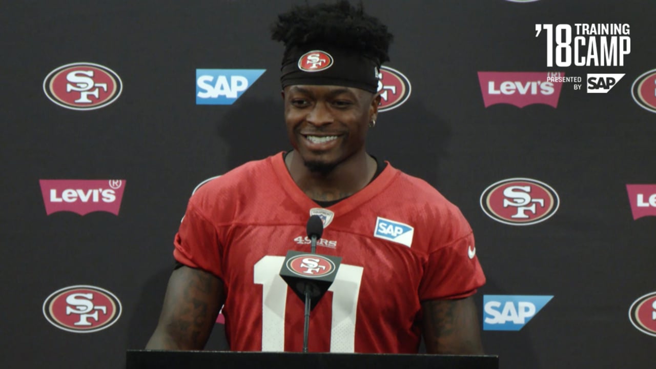 Watch: Former Texas football standout Marquise Goodwin buys new home for  mother, sister with cerebral palsy