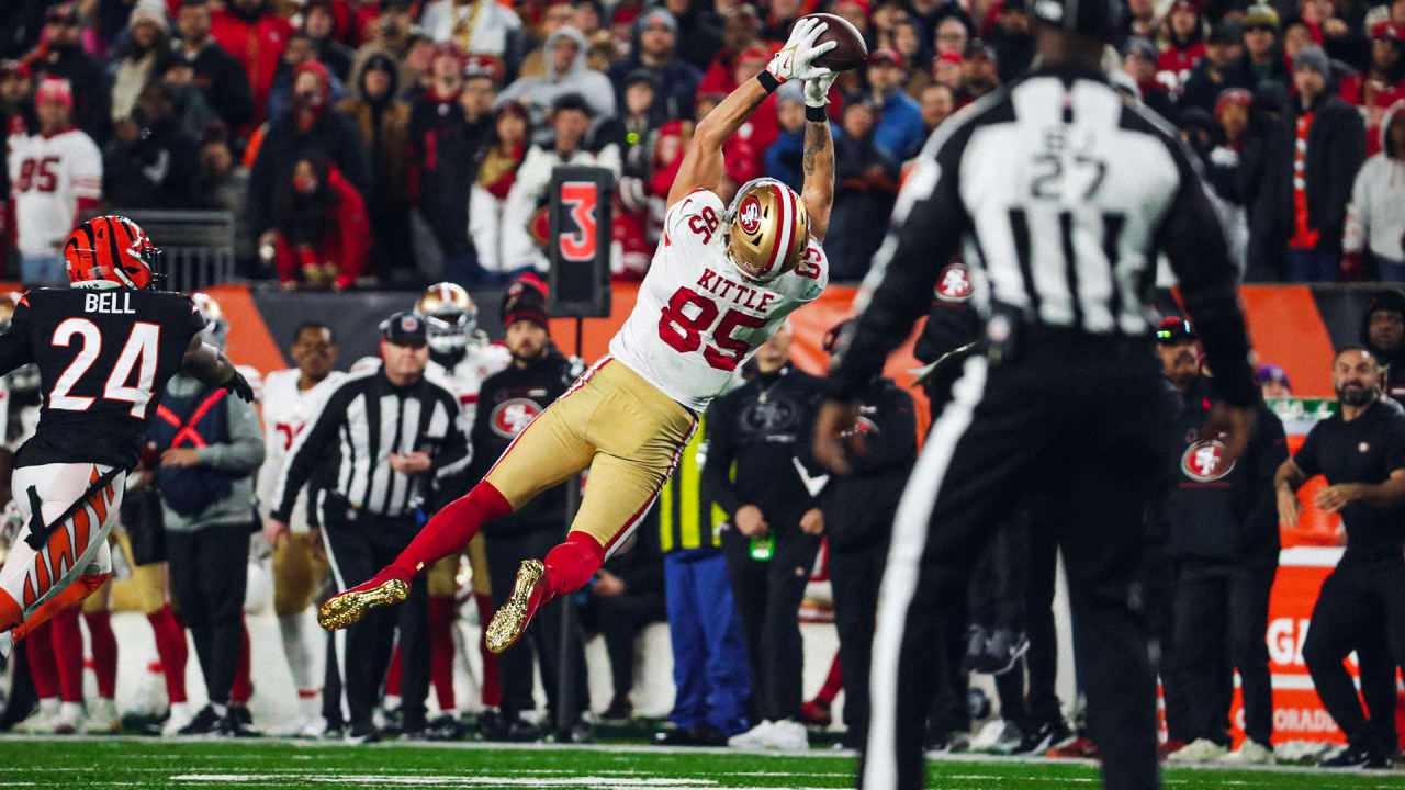 George Kittle Secures Fingertip Catch to Extend the 49ers Drive