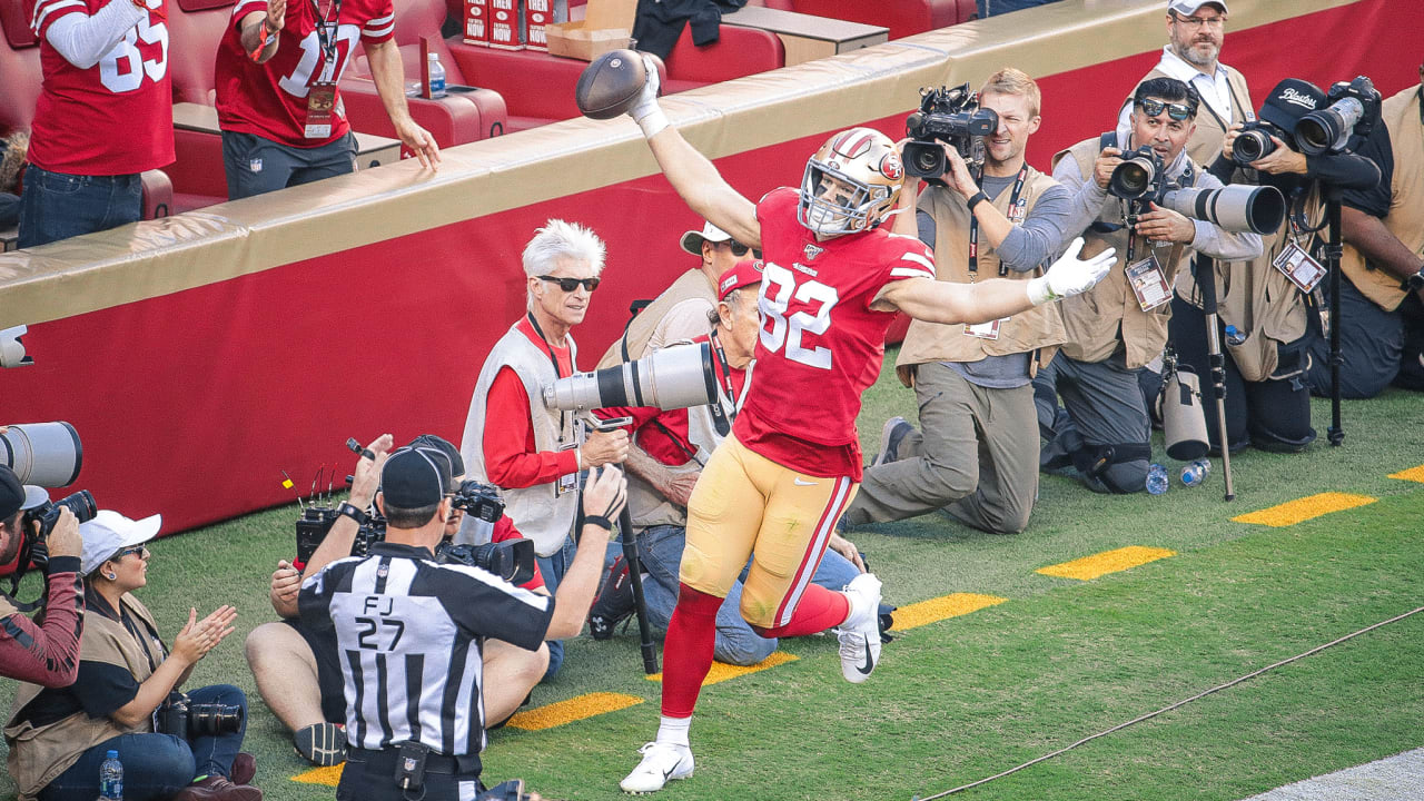 Jimmy Garoppolo with a touchdown pass to Ross Dwelley - San