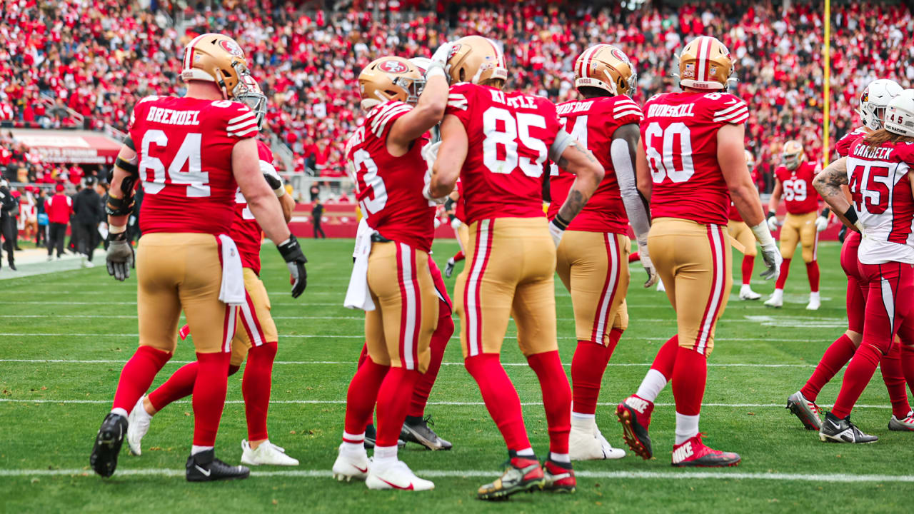 Christian McCaffrey con 4 touchdowns para que los 49ers pusieran