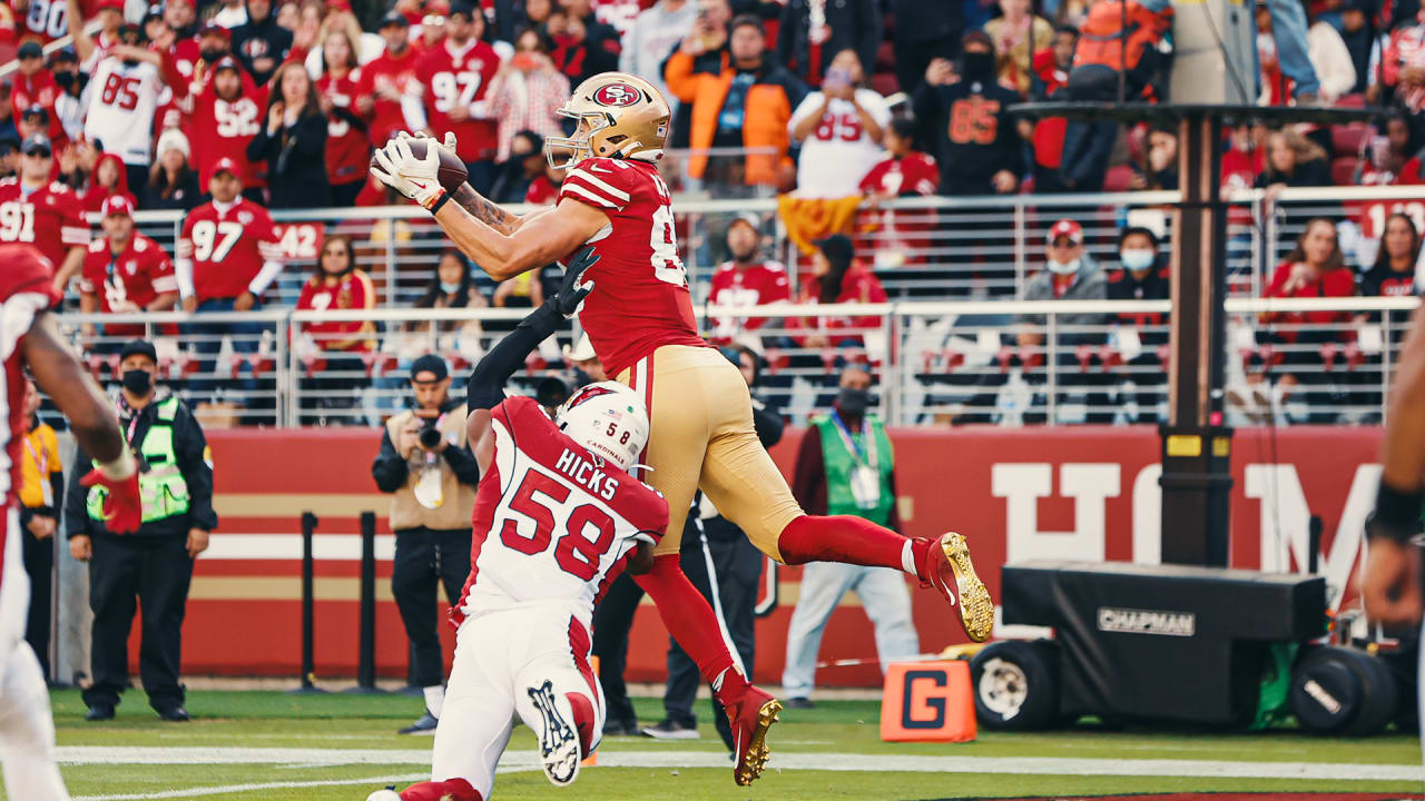 Photo: Niners George Kittle hauls in a seven yard touchdown pass