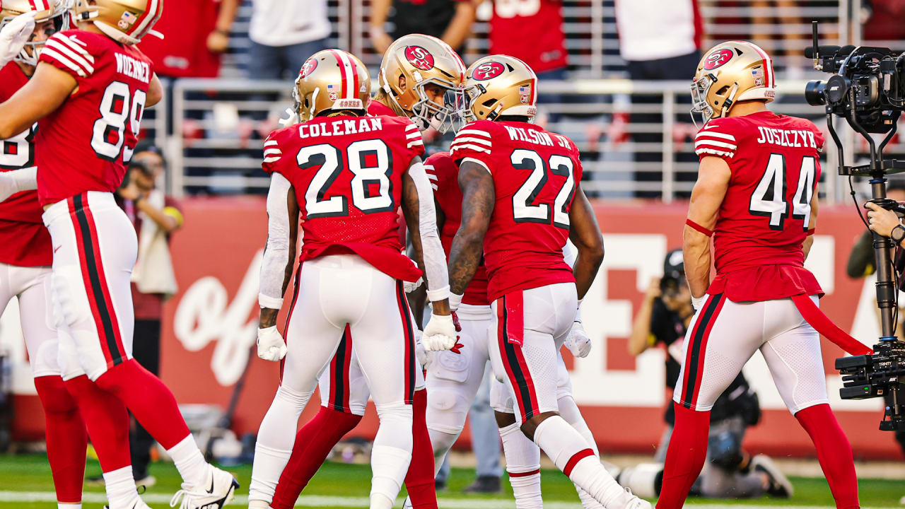 Jeff Wilson Jr. Sprints Down the Field for a 32-Yard Touchdown