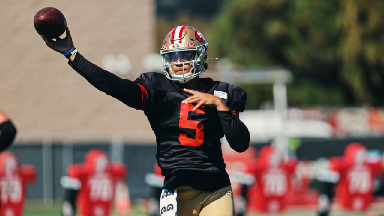 Chicago Bears QB And Ex-Ohio State Buckeye Justin Fields Nominated