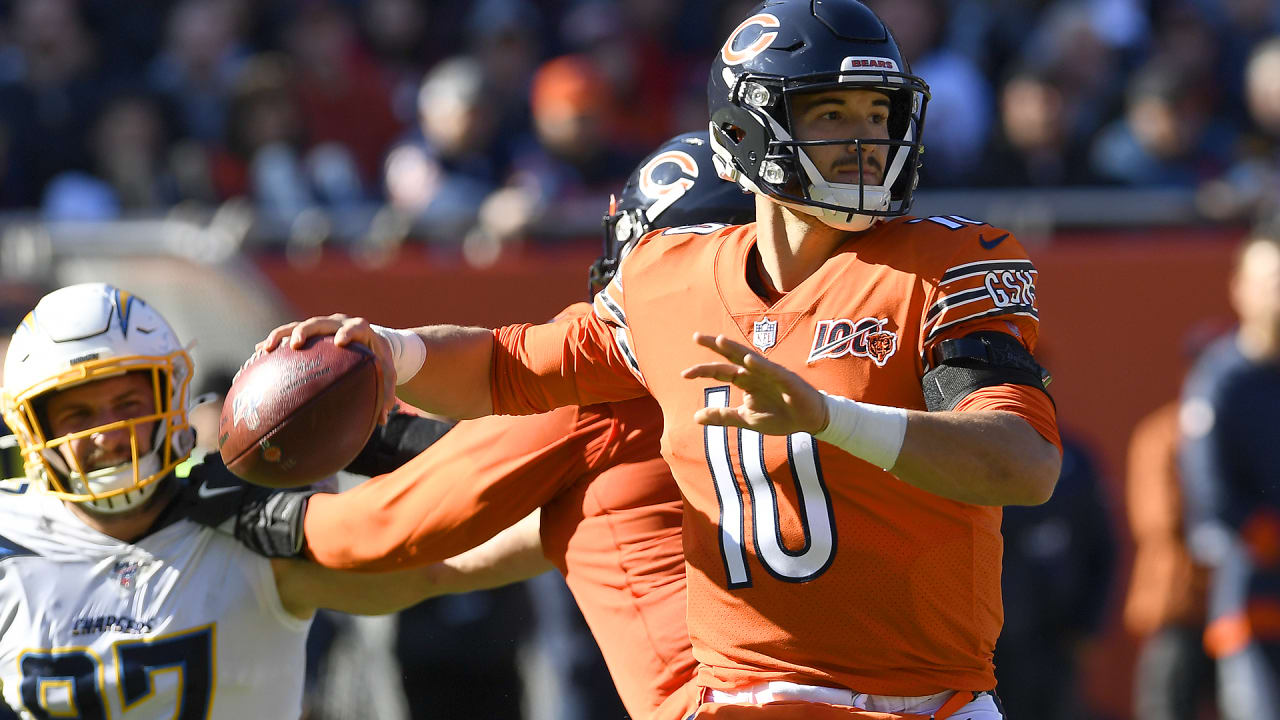 Fan Appears To Throw Snowball On Field During Bears-Seahawks Game - The  Spun: What's Trending In The Sports World Today