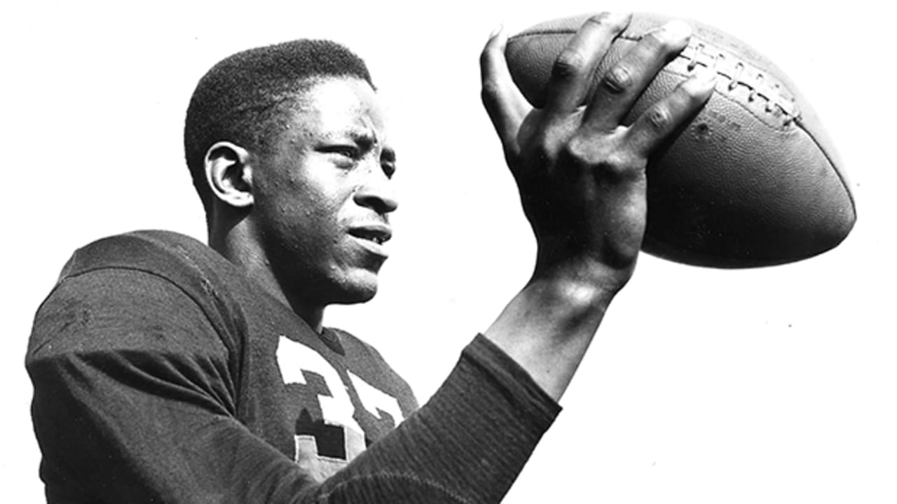 OTD:Chicago Bears Will Thrower First African American Quarterback