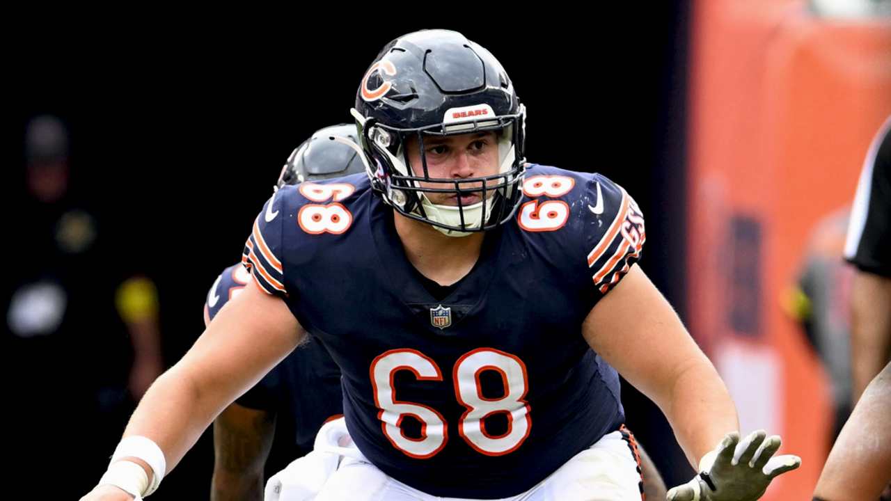 Chicago Bears center Doug Kramer warms up during the the Chicago News  Photo - Getty Images