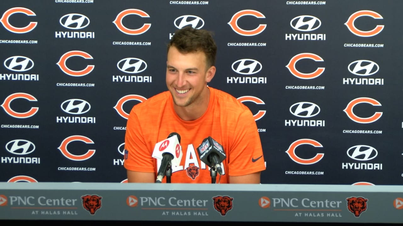 Chicago Bears quarterback Trevor Siemian looks to pass the ball