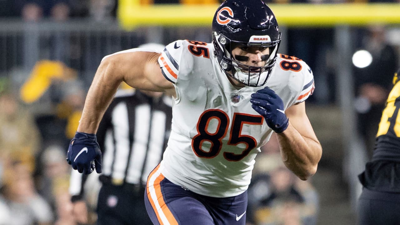 Watch the hilarious clip of mic'd-up Chicago Bears linebacker