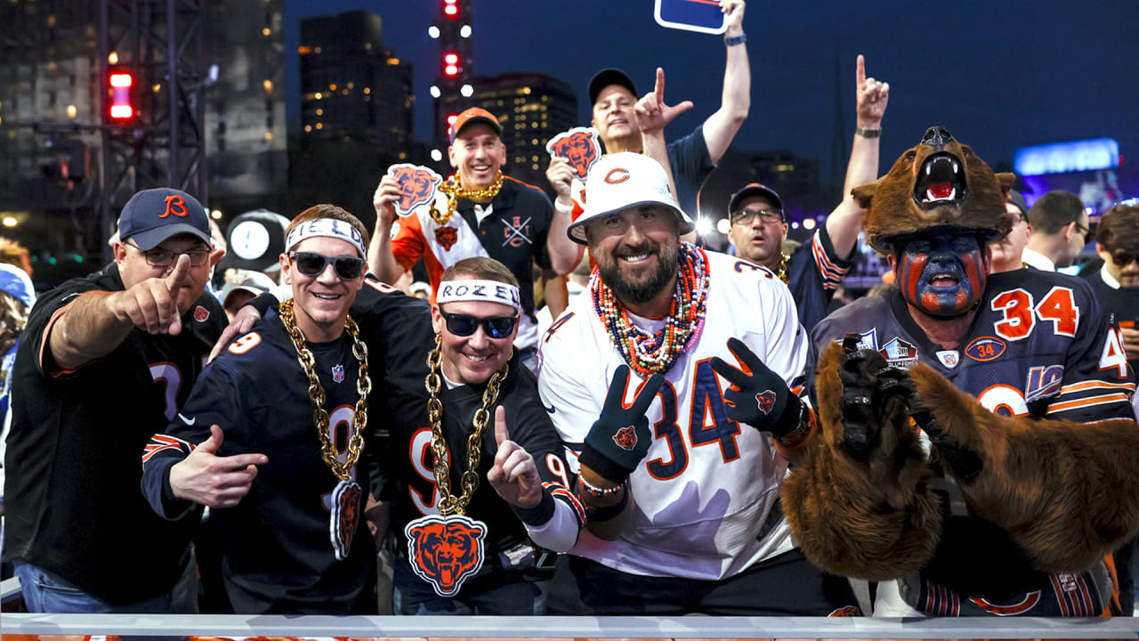 Fans pack NFL Draft Experience in Kansas City 