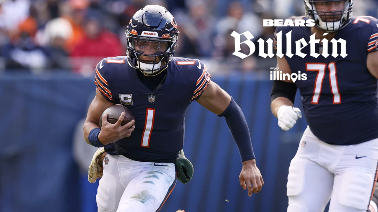 CHICAGO, IL - AUGUST 14: Chicago Bears quarterback Justin Fields (1) throws  the football during a pre-season game between the Chicago Bears and the  Miami Dolphins on August 14, 2021 at Soldir