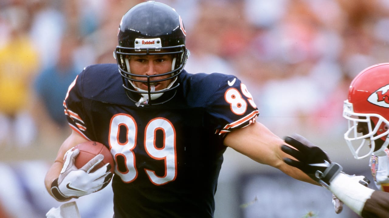 Former Bears tight end Wetnight passes away