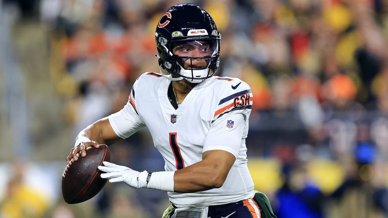 Chicago Bears: Don't wait, get your Justin Fields gear today