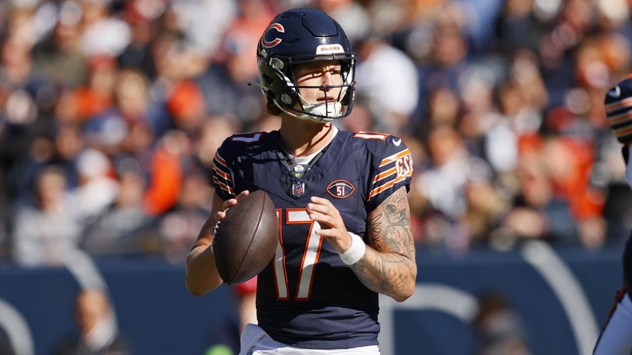 Chicago Bears game grades: Tyson Bagent's first day produces a gold star -  CHGO Sports