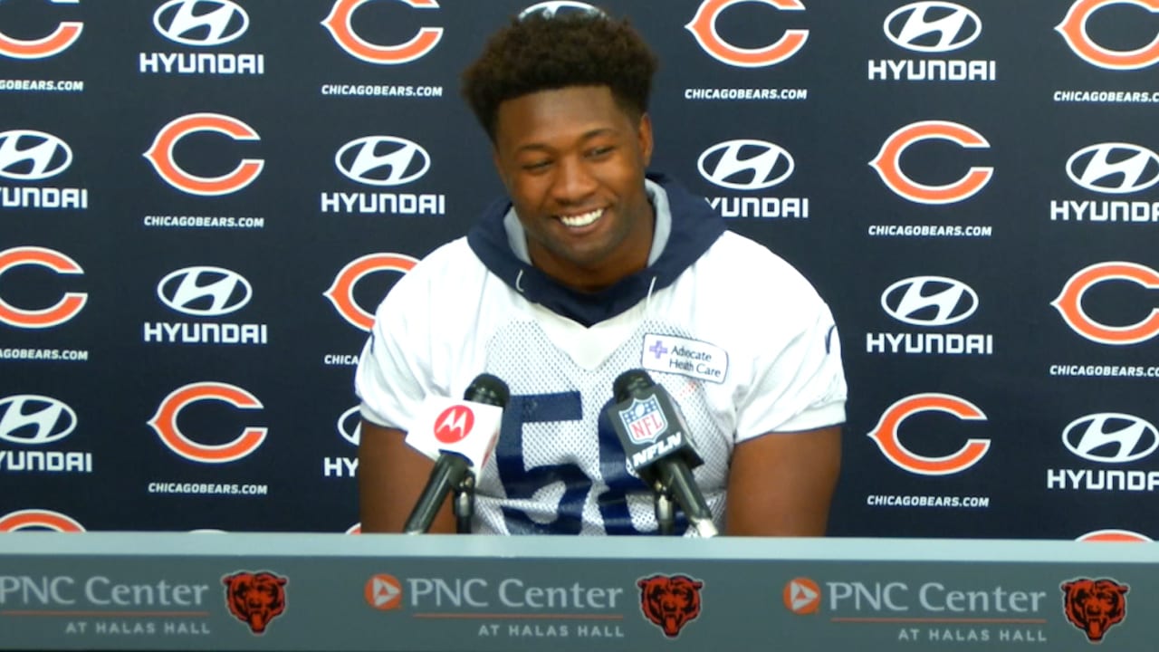 Download Smiling Roquan Smith In Chicago Bears Jersey Wallpaper