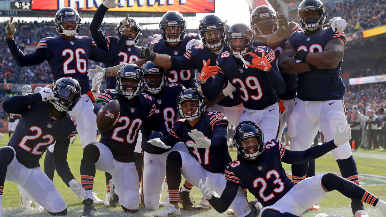 Chicago Bears' defense celebrates interception with impressive dance