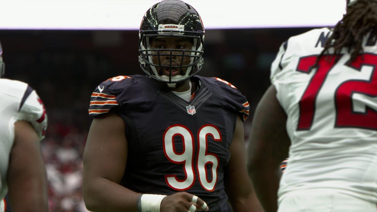 Tampa Bay Buccaneers defensive end Akiem Hicks (96) lines up for a