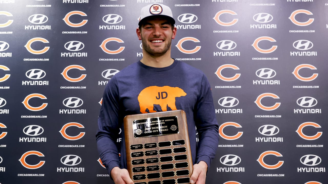 Bears TE Cole Kmet wins Good Guy Award from pro football writers