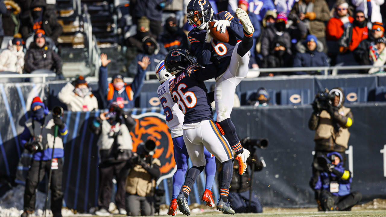 Watch: Allen Robinson makes impressive one-handed catch during training camp