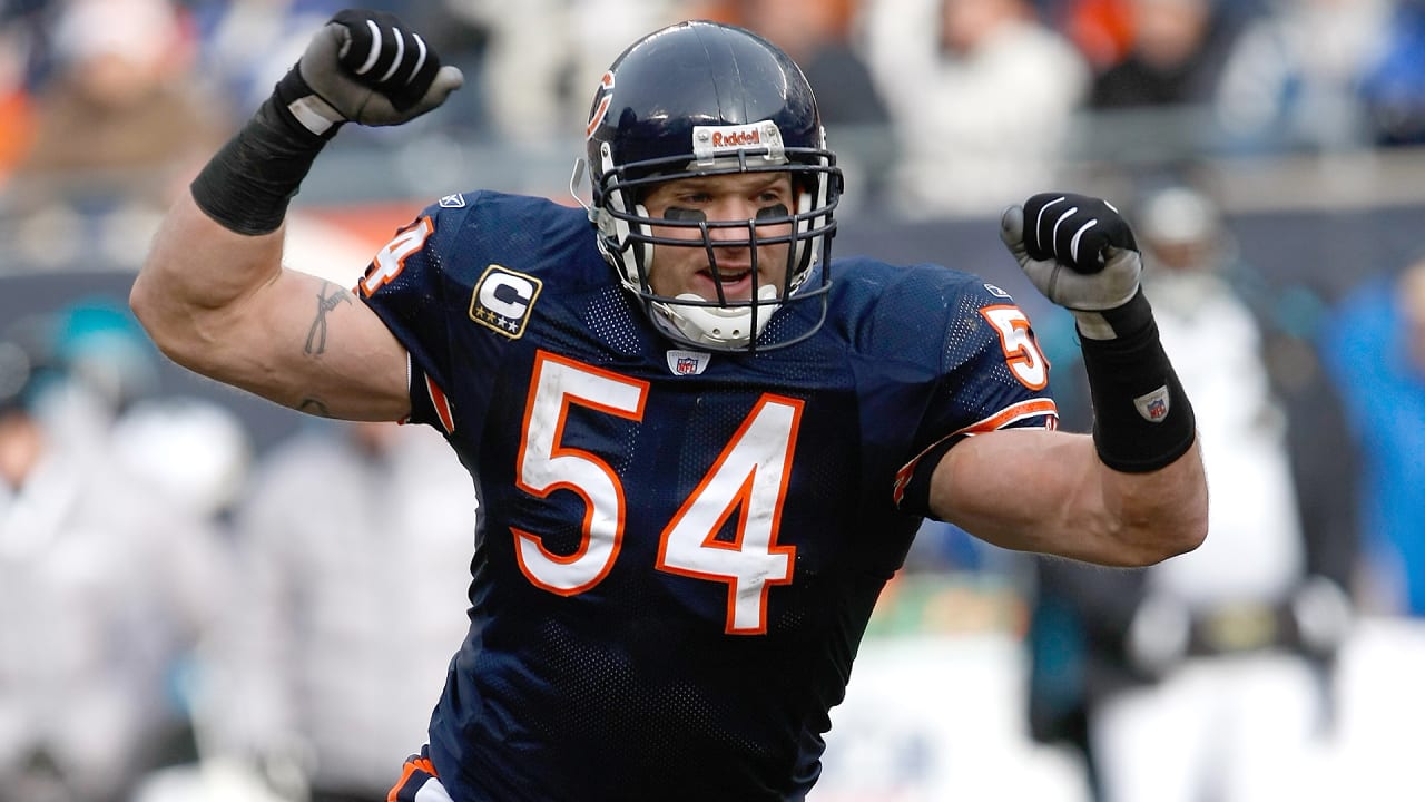 Bears Great Brian Urlacher Elected to Hall of Fame on First Ballot -  Chicago Tribune