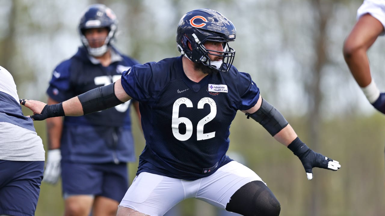 Bears' Braxton Jones not worried about offensive line chemistry