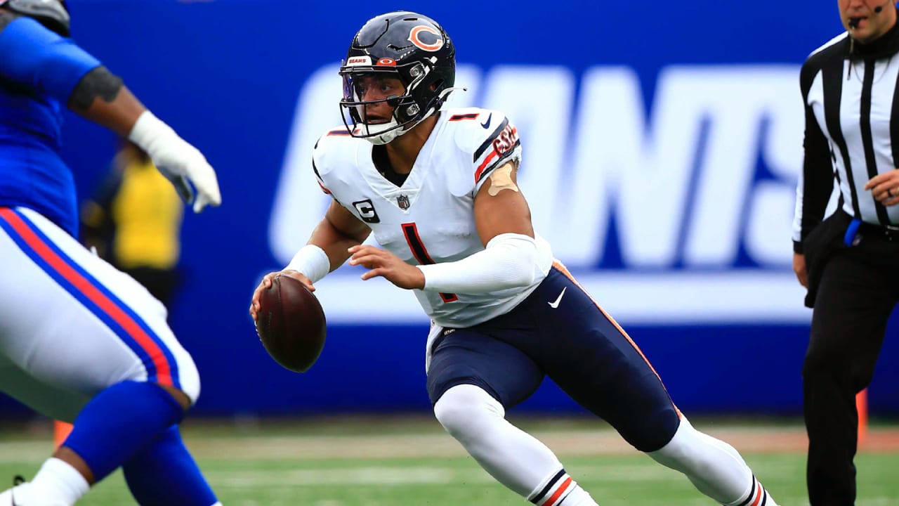 Justin Fields' scrambling and throwing display produces Chicago Bears'  first touchdown of season - ESPN