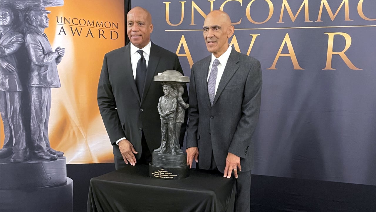 Bears President/CEO Kevin Warren wins Uncommon Award