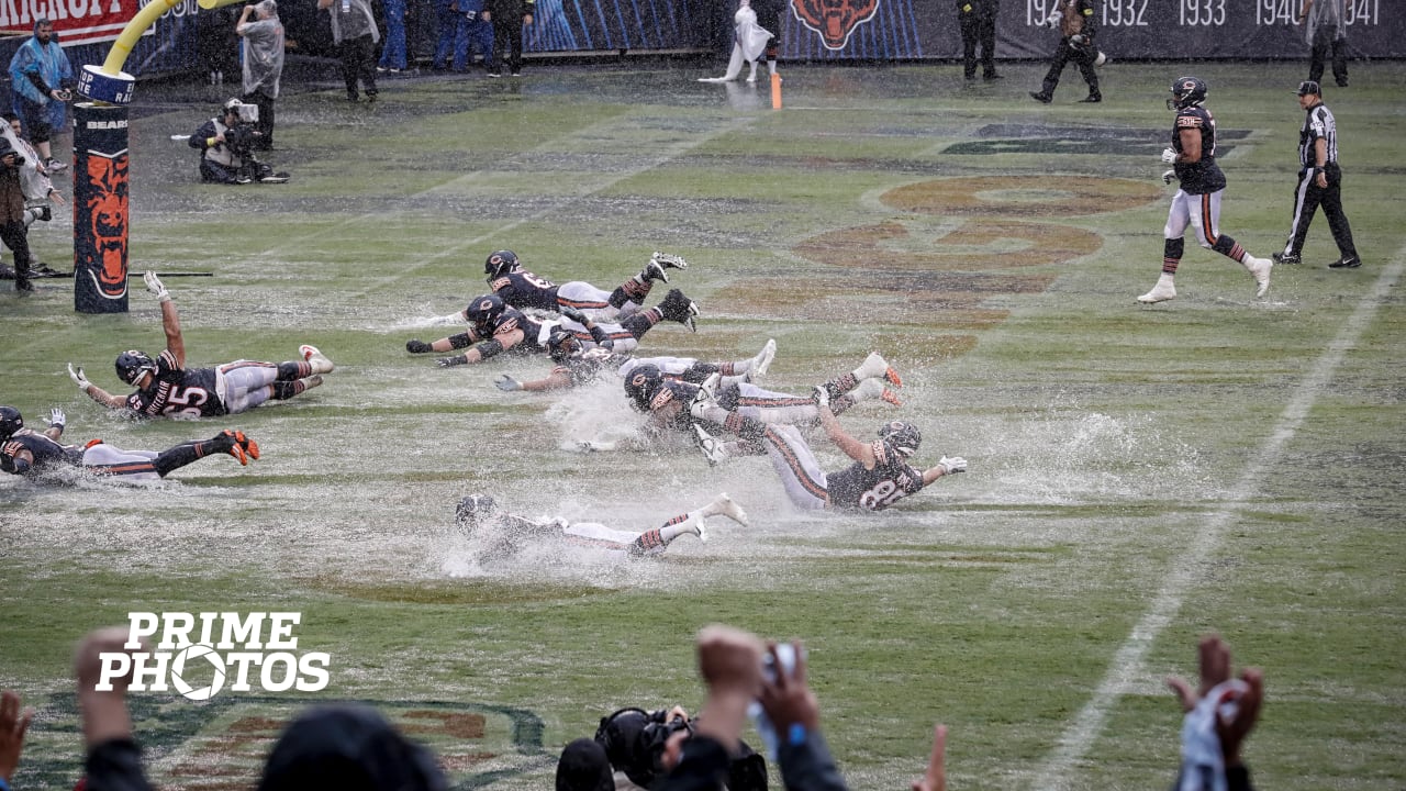 Chicago Bears Winning Celebration In The Rain 