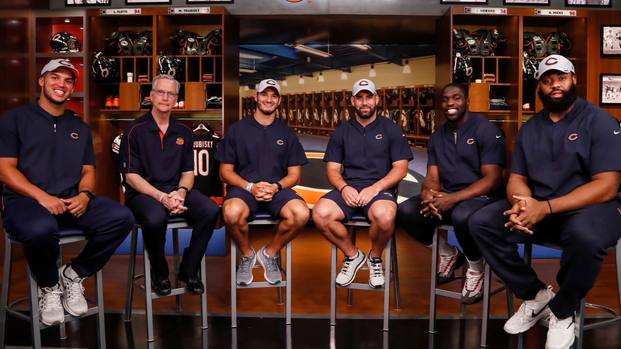 Chicago Bear assists with collections for new Welcome Center