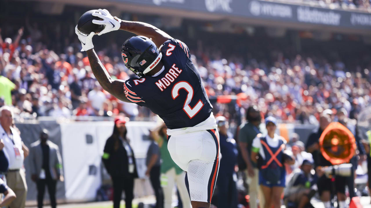 Chicago Bears quarterback Tyson Bagent scrambles for a touchdown