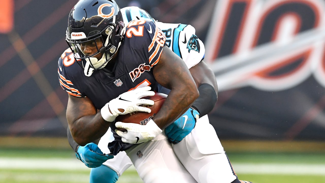 Bears releasing RB Tarik Cohen, DL Eddie Goldman