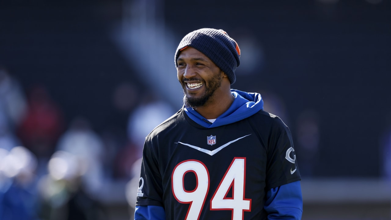 Robert Quinn wants to stay with Bears, but knows 'this is a crazy business'