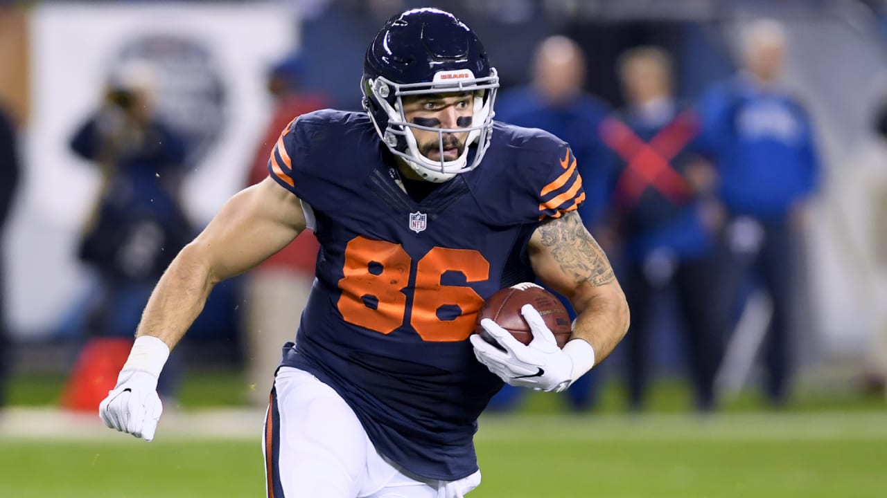 Chicago Bears tight end Zach Miller works out during the NFL