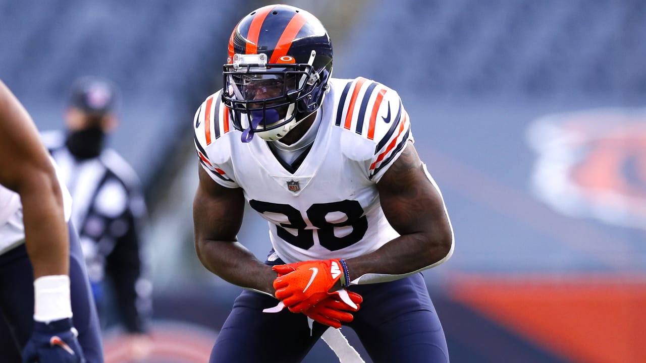 Chicago Bears inside linebacker Alec Ogletree (44) runs on the field during  the first half of