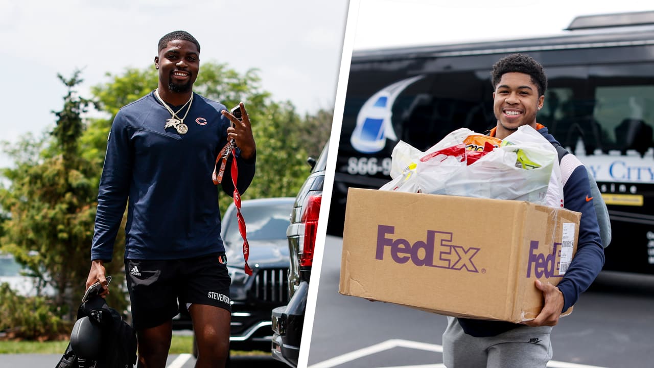 Chicago Bears rookies make surprise delivery to season ticket